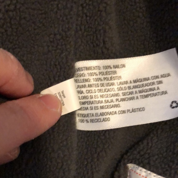 Like new Cat and Jack puffer jacket - Picture 3 of 3